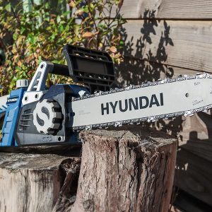 Hyundai 1600W / 230V, 14  Bar Electric Chainsaw | HYC1600E